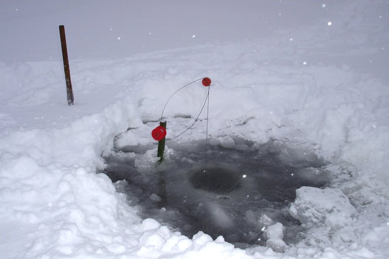 Ice fishing demo, ice fishing